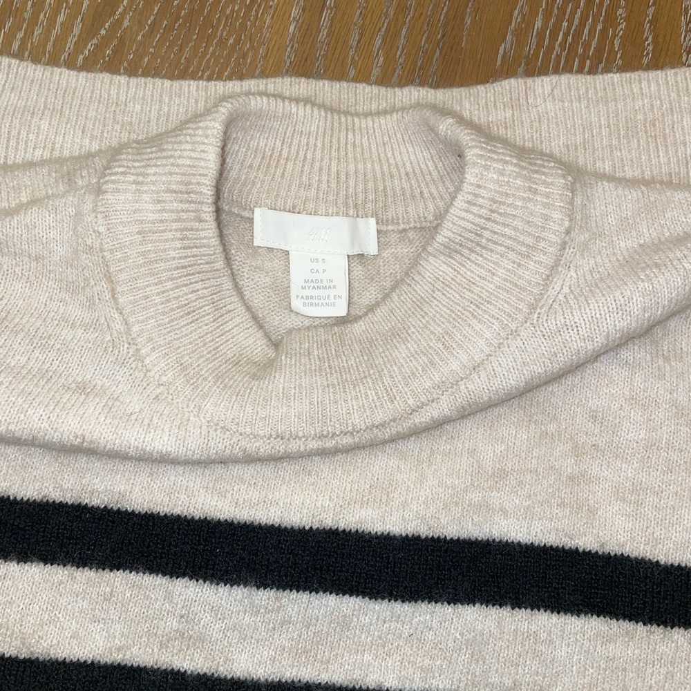 Textured pullover - Picture 2 of 3
